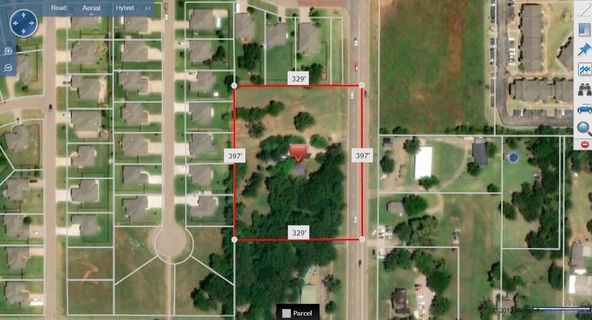 Crume: 3421 S Division St, Guthrie, OK 73044